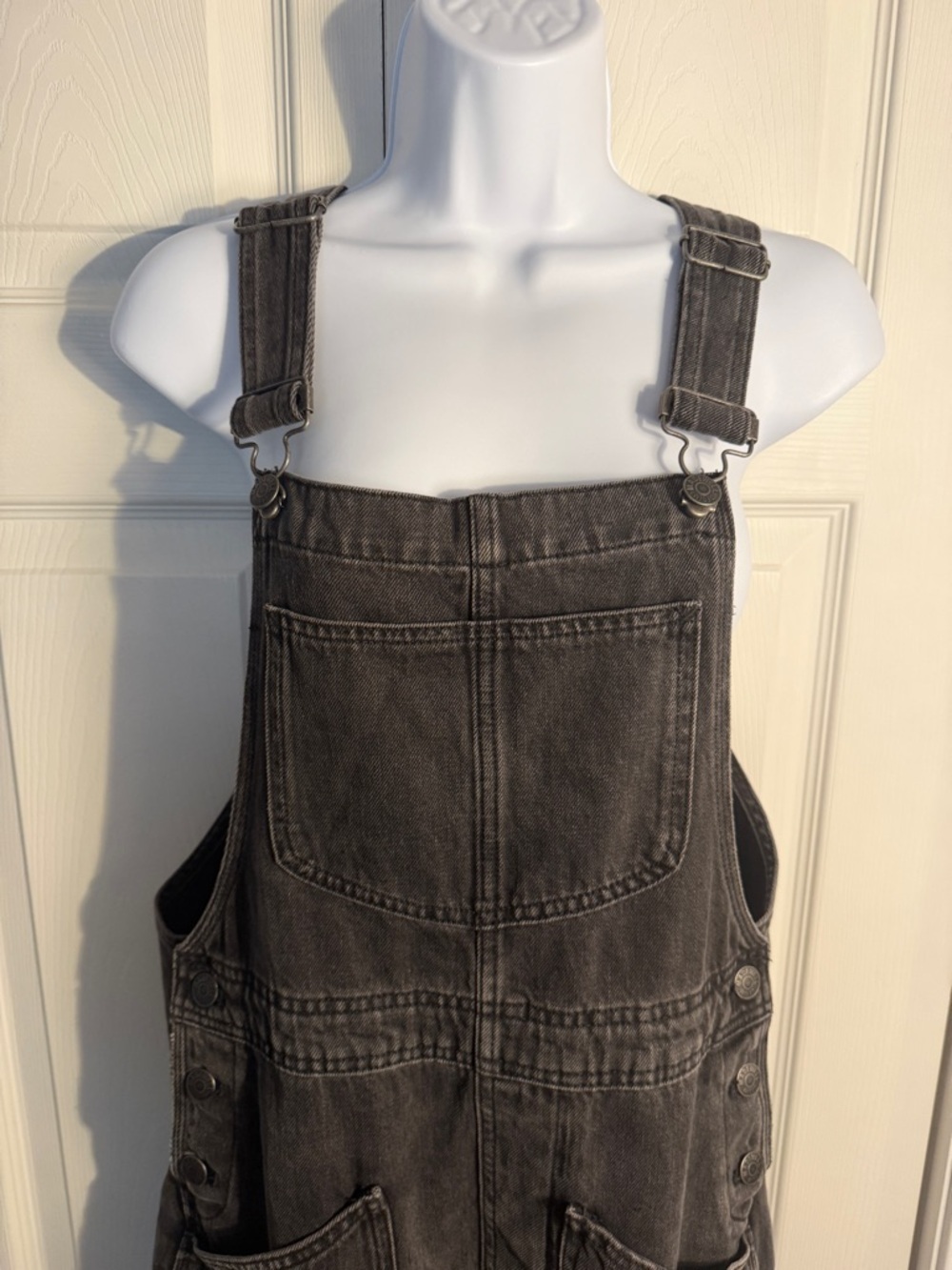Madewell Denim Oversized Carpenter Overalls in Hartwell Wash size small gray - Picture 4 of 13